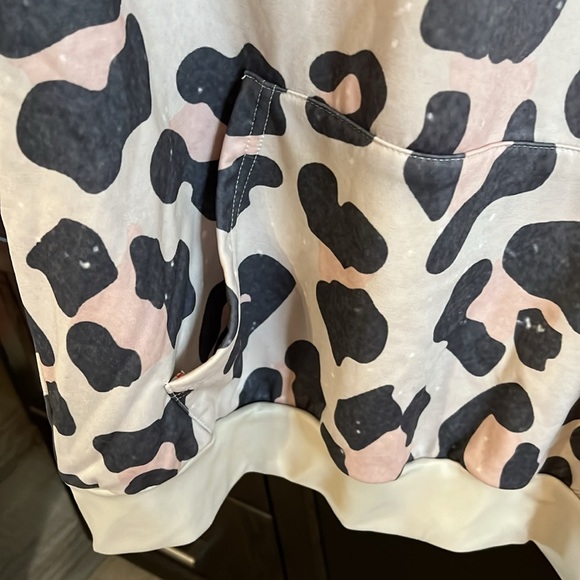 NWOT ladies hoodie. XL. - Picture 3 of 6